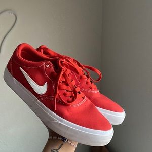 Red Nike SB